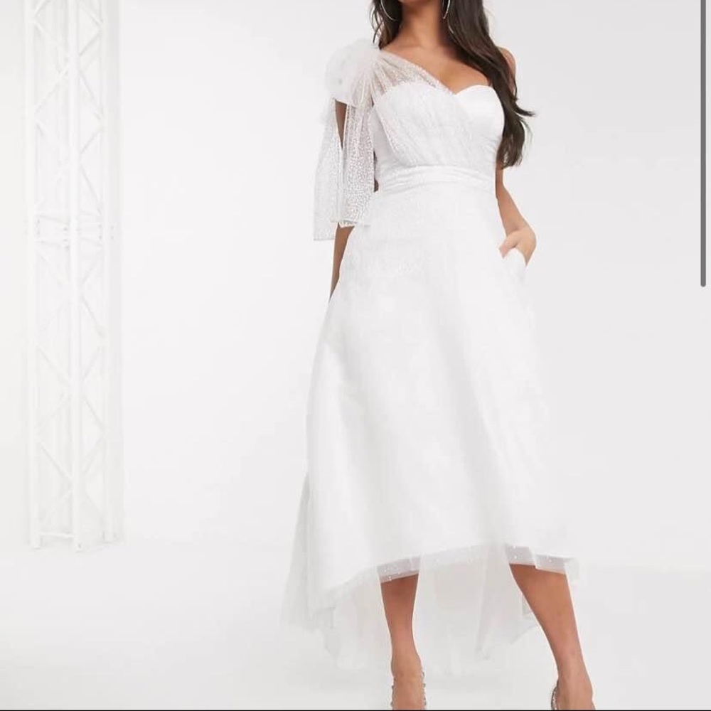White dress, medium, 6
